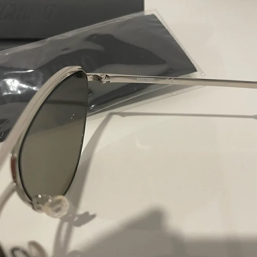 NIB Silver Mirror Cateye Moschino Sunglasses